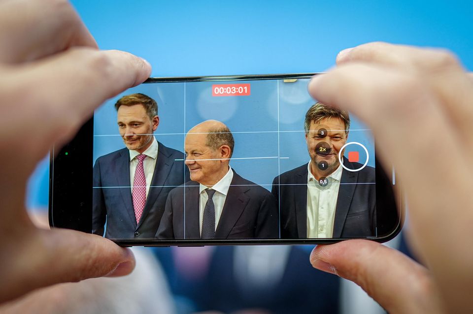Finanzminister Lindner (v.l.n.r.), Kanzler Scholz und Wirtschaftsminister Habeck in der Bundespressekonferenz