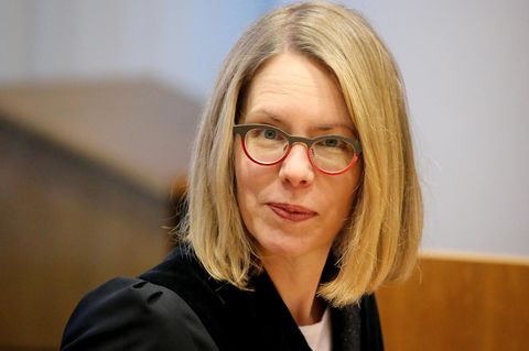 Anne Brorhilker, damals Oberstaatsanwältin, zu Beginn eines Prozesstages im Cum-Ex-Prozess