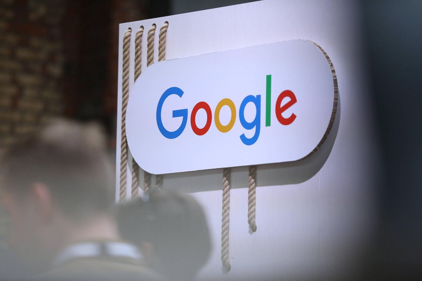 Google-Logo bei einer Digitalmesse in Berlin