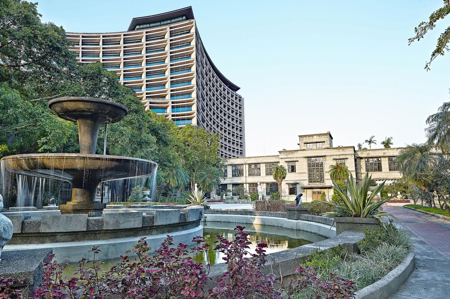 Das originell eingerichtete Eslite Hotel ist Teil eines vielseitigen Kulturzentrums von Taipeh