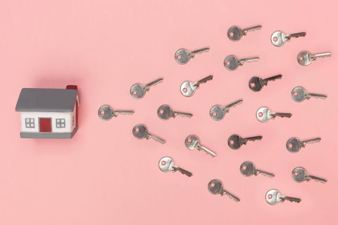 Eine Wohnung lässt sich auch ohne große Ersparnisse kaufen – man braucht aber Glück und muss zu Abstrichen bereit sein