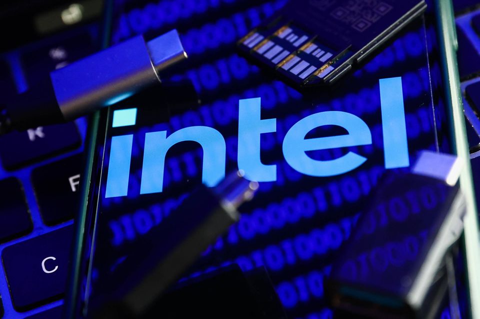 Der US-Chipriese Intel enttäuschte zuletzt mit seinen Geschäftszahlen. Kosteneinsparungen sollen den Kurs wieder richten