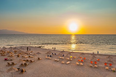 Sarande-Strand bei Sonnenuntergang