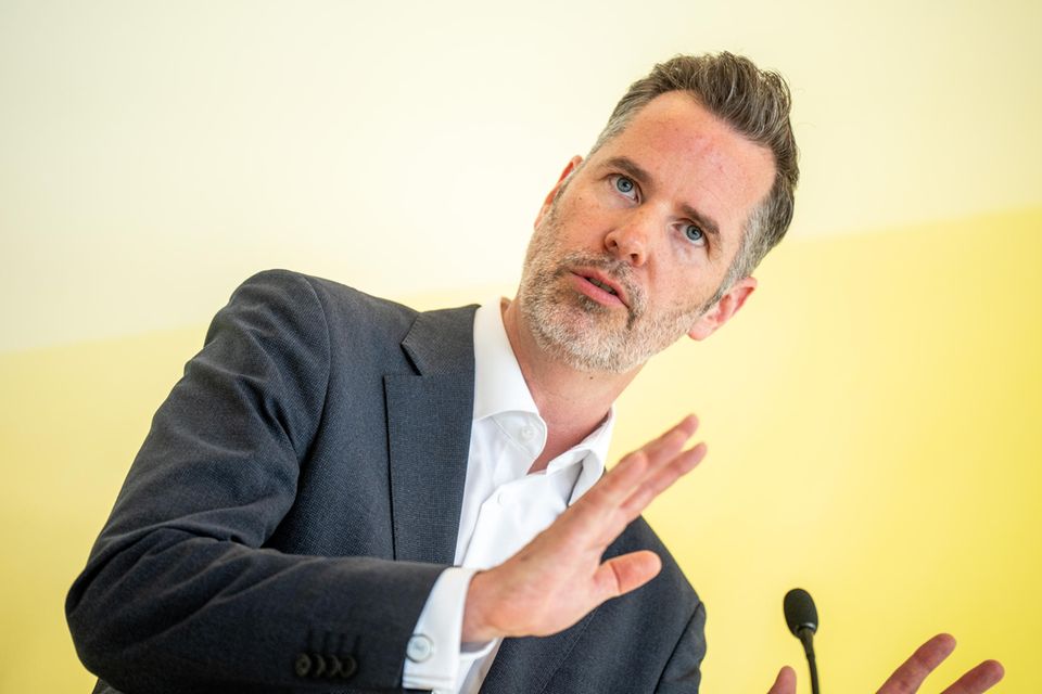 Das Bürgergeld fällt laut Christian Dürr, FDP-Fraktionschef, "aktuell 14 bis 20 Euro im Monat zu hoch aus"