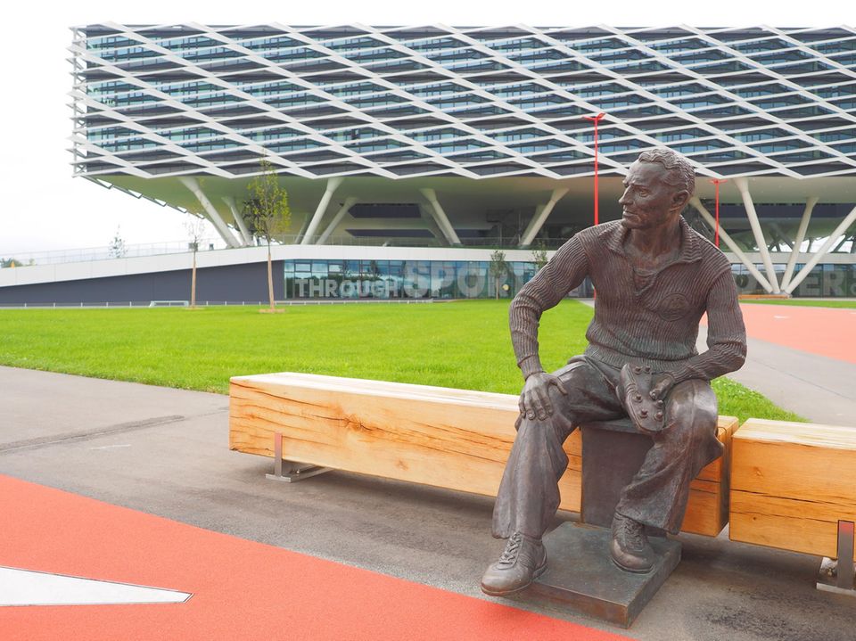 Stature von Adi Dassler in Herzogenaurach