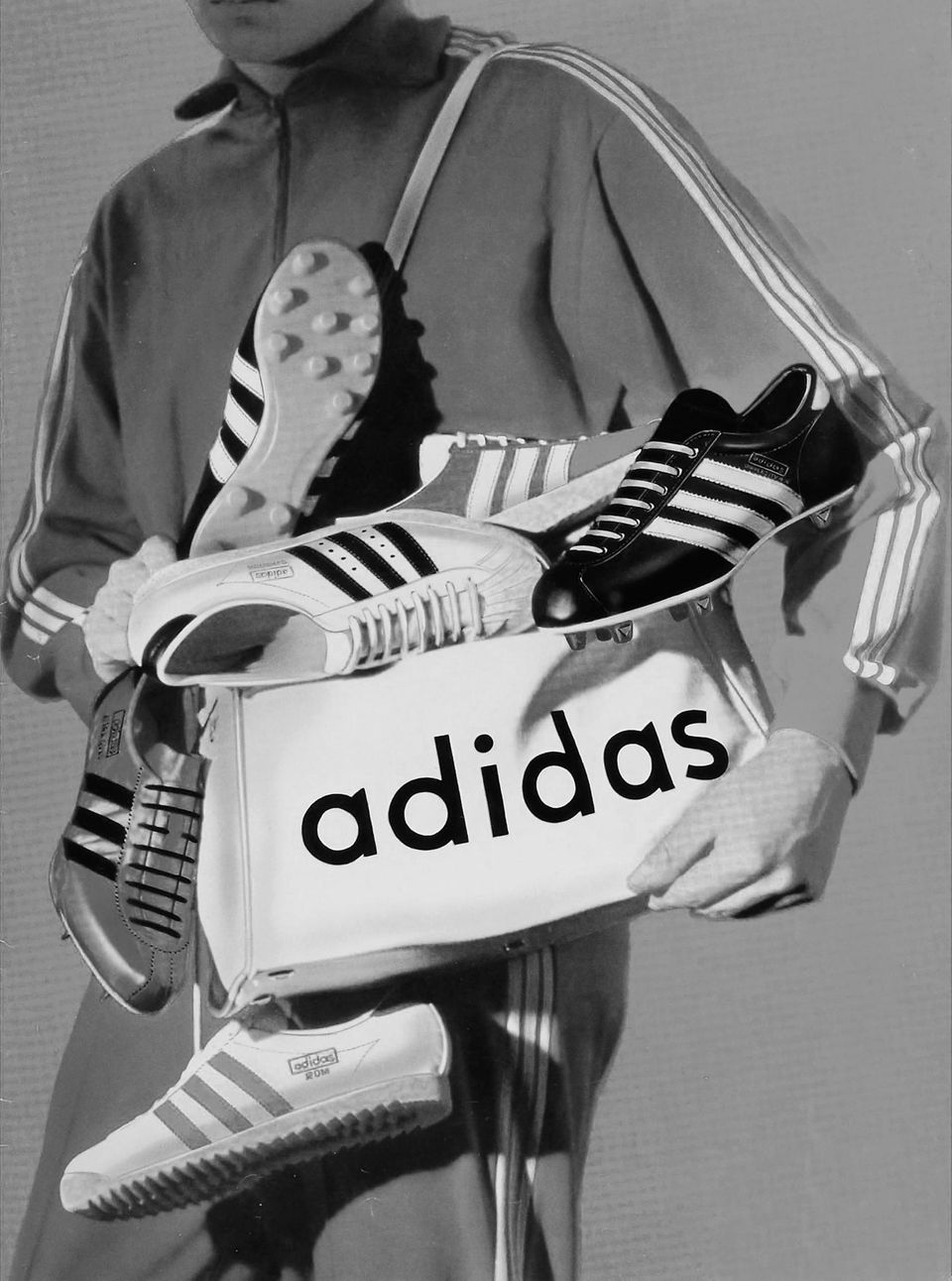 Schuhe und Tasche von Adidas