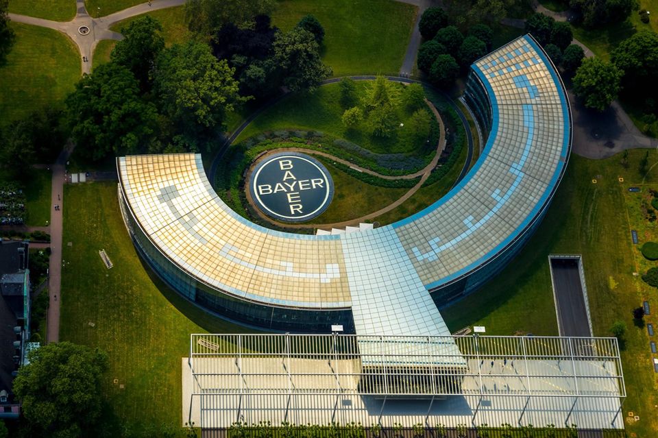 Luftbild vom Bayer-Chemiepark in Leverkusen