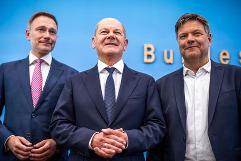 Christian Lindner, Olaf Scholz und Robert Habeck bei Pressekonferenz zu Haushalt 2025