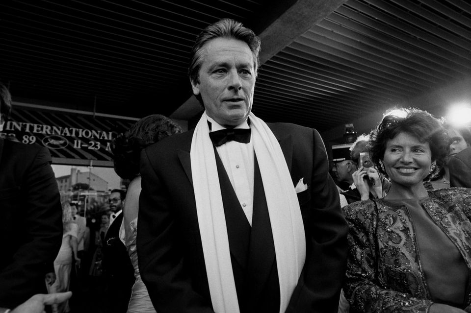 Frankreichs Filmstar Alain Delon 1989 beim Festival in Cannes 1989