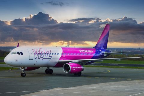 Flugzeug von Wizzair am Flughafen Dortmund-Wickede