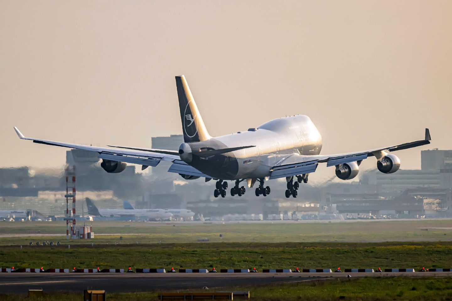 Lufthansa-Maschine am Flughafen Frankfurt