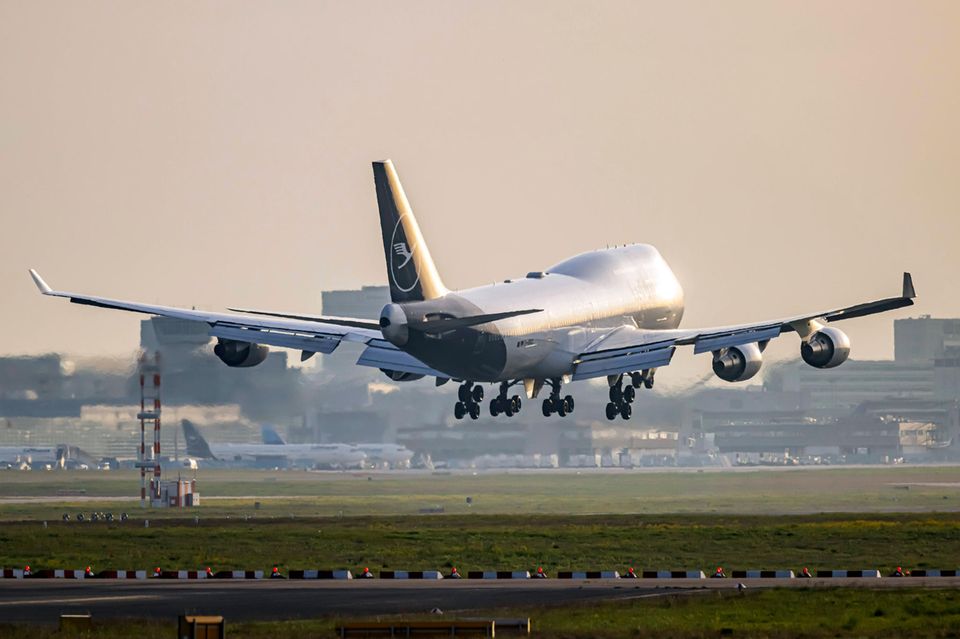 Lufthansa-Maschine am Flughafen Frankfurt