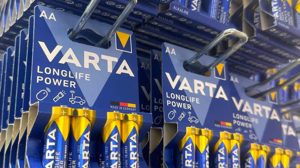 Batteriehersteller: Varta-Aktionäre gehen leer aus: „Die Kritik ist sehr laut daran“ Batteriehersteller: Varta-Aktionäre gehen leer aus: „Die Kritik ist sehr laut daran“