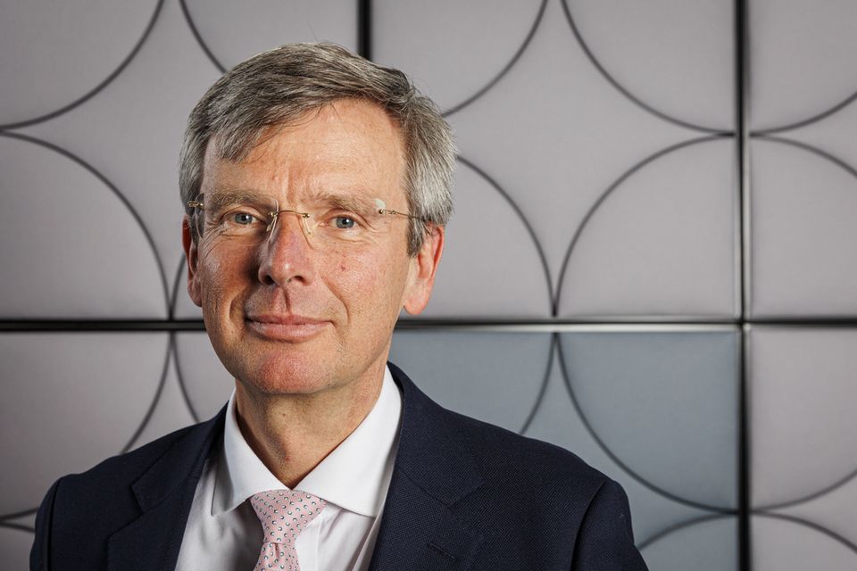 Max Johns ist Professor für Maritimes Management an der Hamburg School of Business Administration