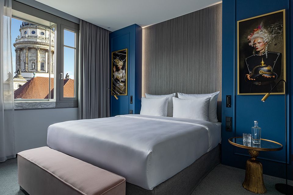 Dem Design der Zimmer gelingt ein spannender Remix aus Historie und intensiv gefärbter Moderne