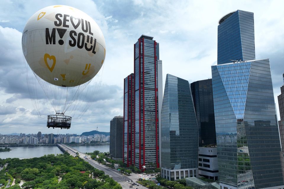 Ballon über dem Yeouido-Park in Seoul