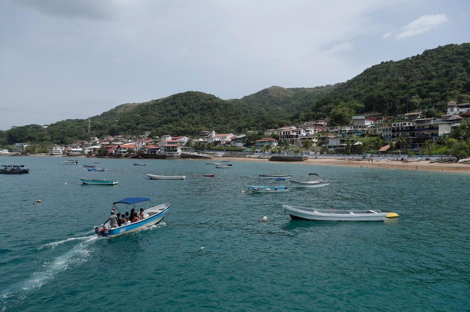 Boote im Meer vor Panama City