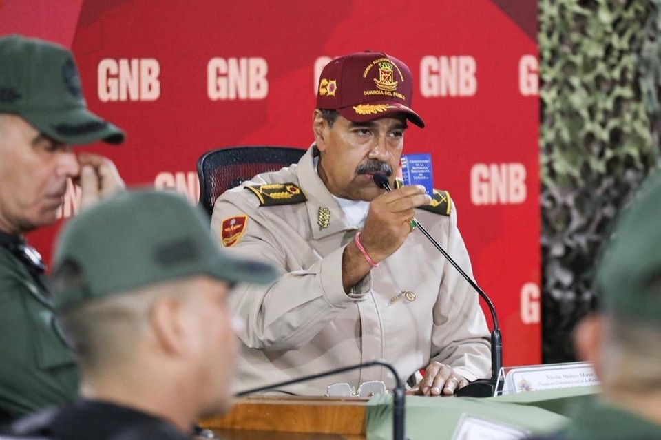 Venezuelas Präsident Maduro in Uniform