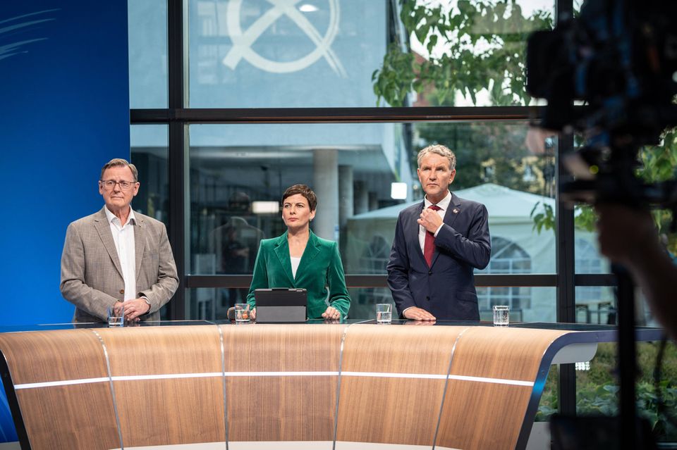 Der amtierende thüringische Ministerpräsident Bodo Ramelow (links) wird seinen Posten wohl verlieren. Seine Partie, die Linke, verlor massiv an Zustimmung – vor allem an die AfD um Björn Höcke (rechts).