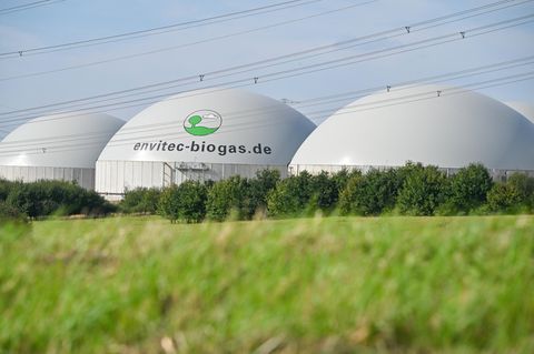 Blick auf die Envitec Biogas GmbH, Deutschlands größte Verflüssigungsanlage für Bio-LNG in Güstrow