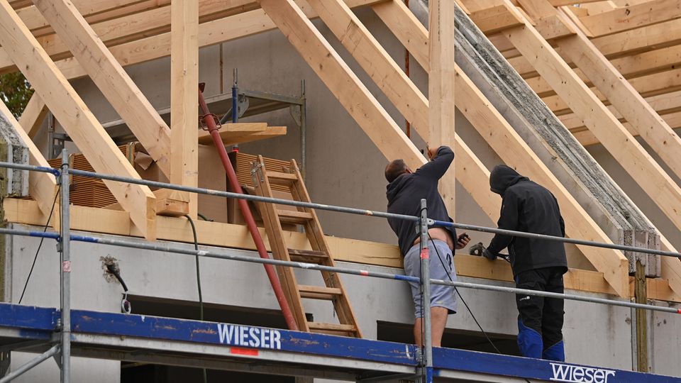 Leitzinssenkung: Das erwartet Sparer und Hausbauer nach der Zinssenkung der EZB Leitzinssenkung: Das erwartet Sparer und Hausbauer nach der Zinssenkung der EZB