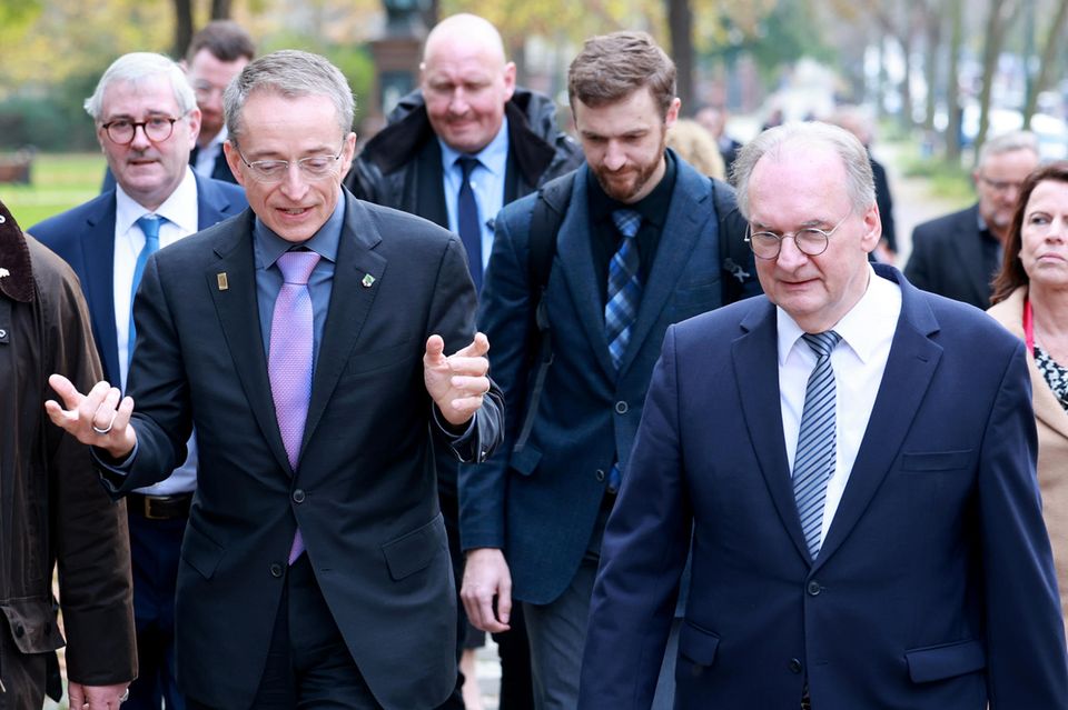 Intel-CEO Pet Gelsinger und Sachsen-Anhalts Ministerpräsident Reiner Haseloff (CDU)