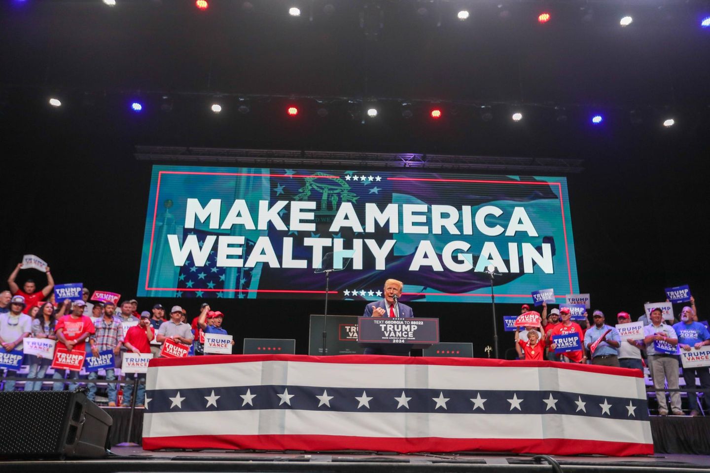 Donald Trump spricht bei einer Wahlkampfveranstaltung