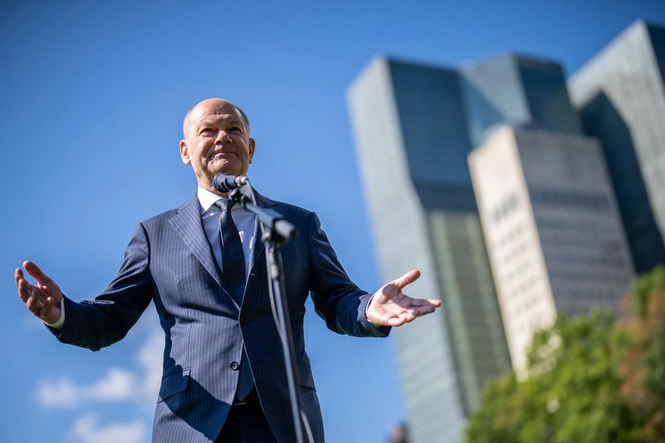Olaf Scholz bei einem Pressestatement in New York