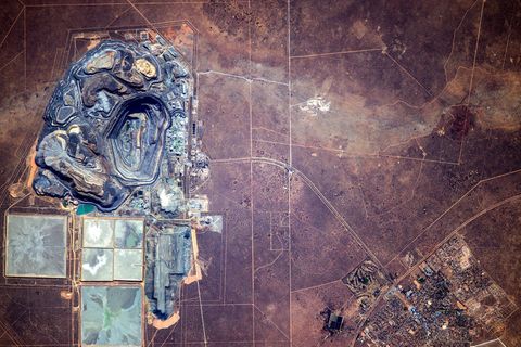 Blick aus dem Weltall auf eine riesige Diamantenmine in Botsuana