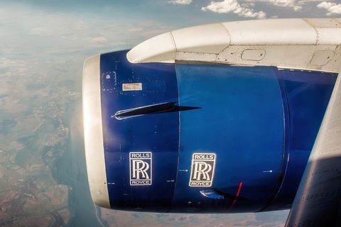 Rolls-Royce-Logo an einem Flugzeugtriebwerk