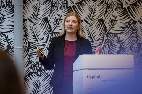 Madeleine Ronner, Fondsmanagerin bei DWS, hält wenig von dem Schreckgespenst Deglobalisierung. Sie Verlagerung von Produktion sei komplizierter, als sich das so mancher Firmenlenker vorstelle