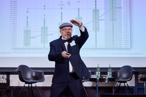 Peter Hettenbach, Immobilienexperte und Gründer der IIB-Instituts beim Vermögensaufbau-Gipfel von Capital