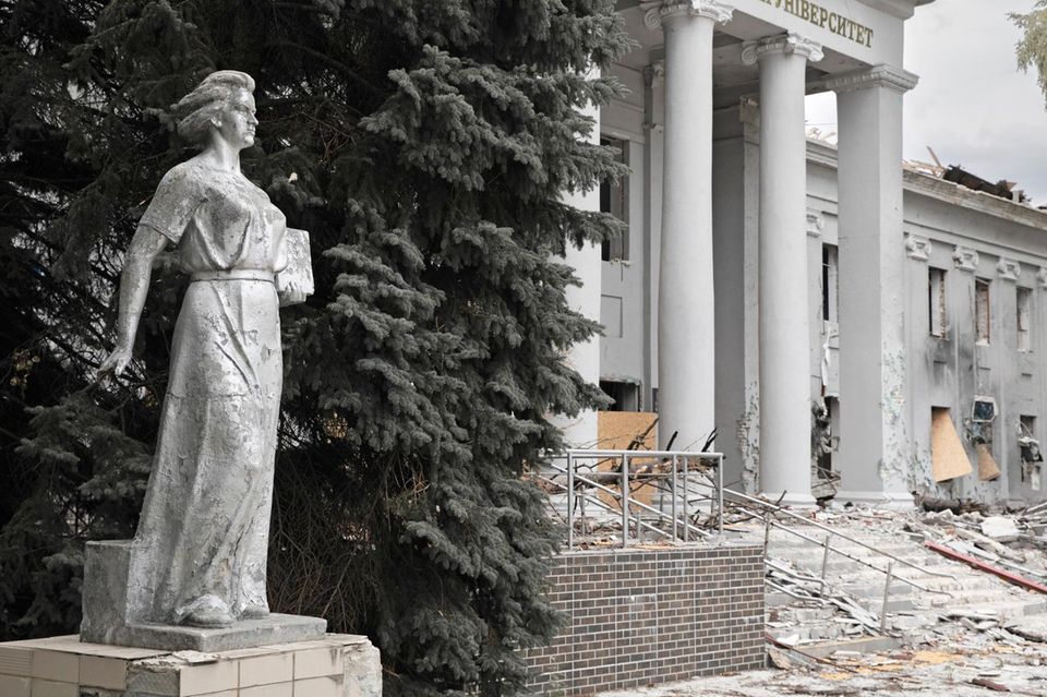 Die Technische Uni von Pokrowsk, zerstört nach einem russischen Angriff