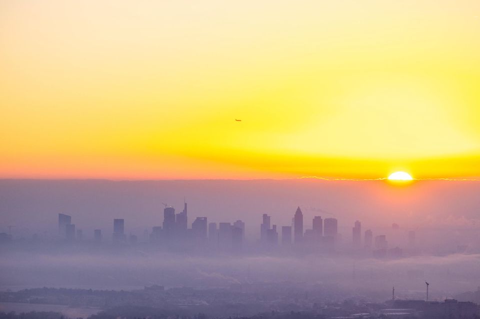 Sonne über Frankfurt – die Stimmung am Börsenplatz könnte aktuell kaum besser sein