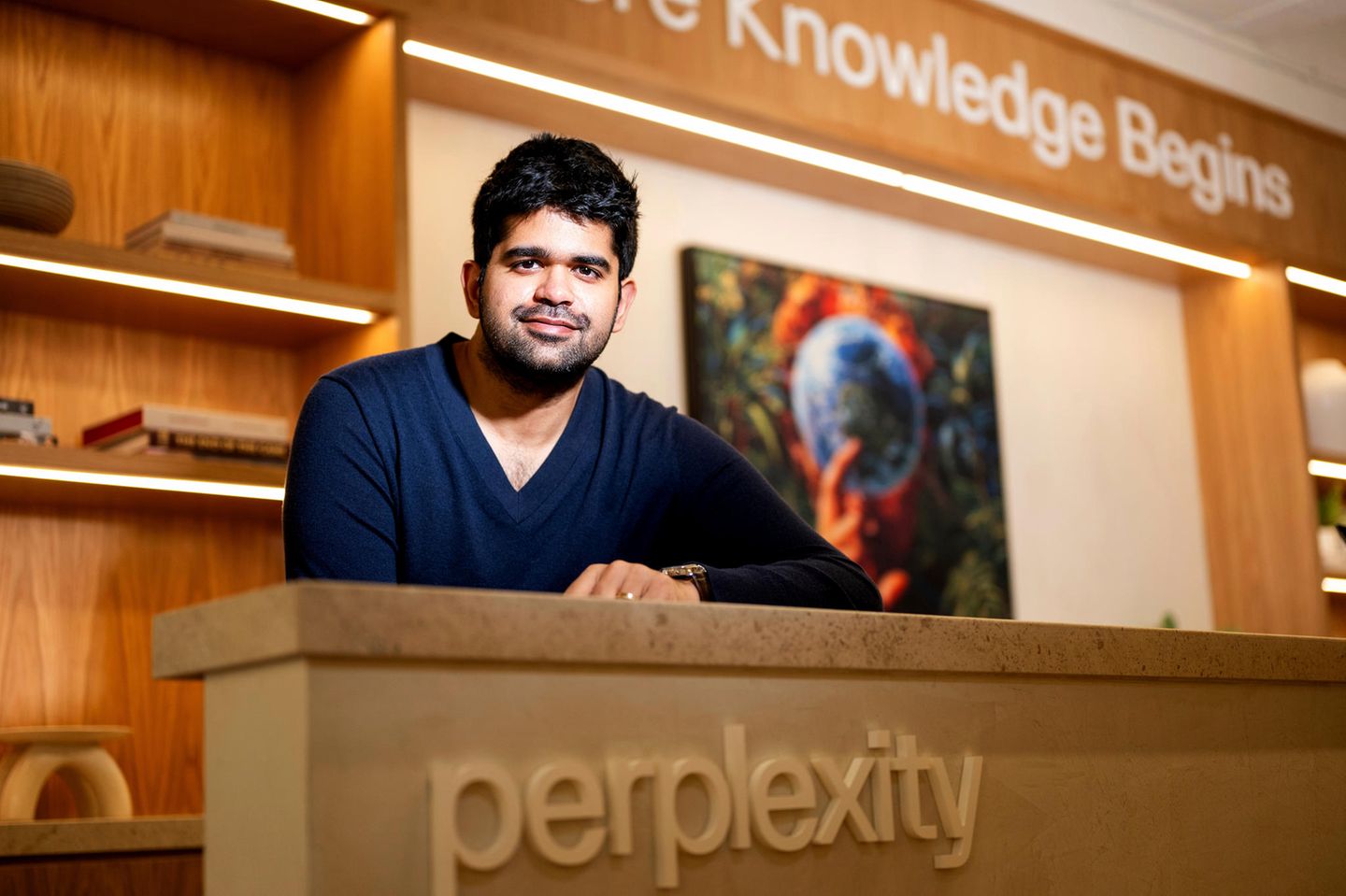 Er will es mit Google aufnehmen: Aravind Srinivas, Gründer und CEO der KI-Suchmaschine Perplexity AI, in seinem Büro in San Francisco