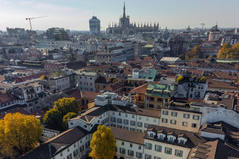 Das Hotel ist etwa zehn Gehminuten von der Einkaufsstraße Via Montenapoleone mit vielen Luxusboutiquen entfernt