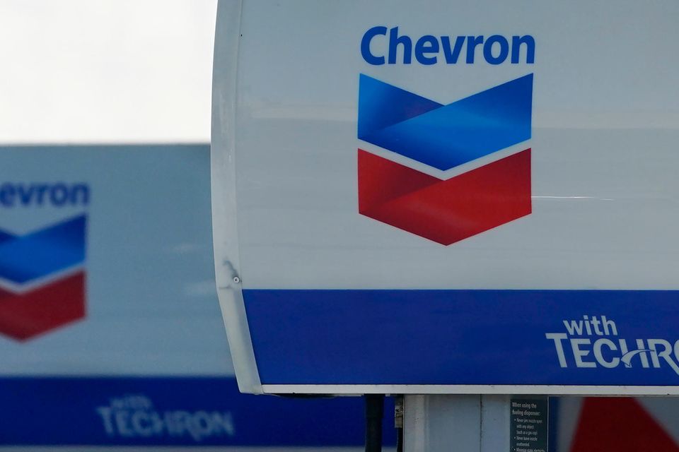 Mit der 53 Mrd. Dollar schweren Übernahme des Konkurrenten Hess und dessen Ölfeldern zeigt sich Chevron entschlossen, ein großer Player im Öl- und Gasgeschäft zu bleiben. Anleger, die dabeibleiben, werden mit einer Dividendenrendite von 4,2 Prozent entlohnt.