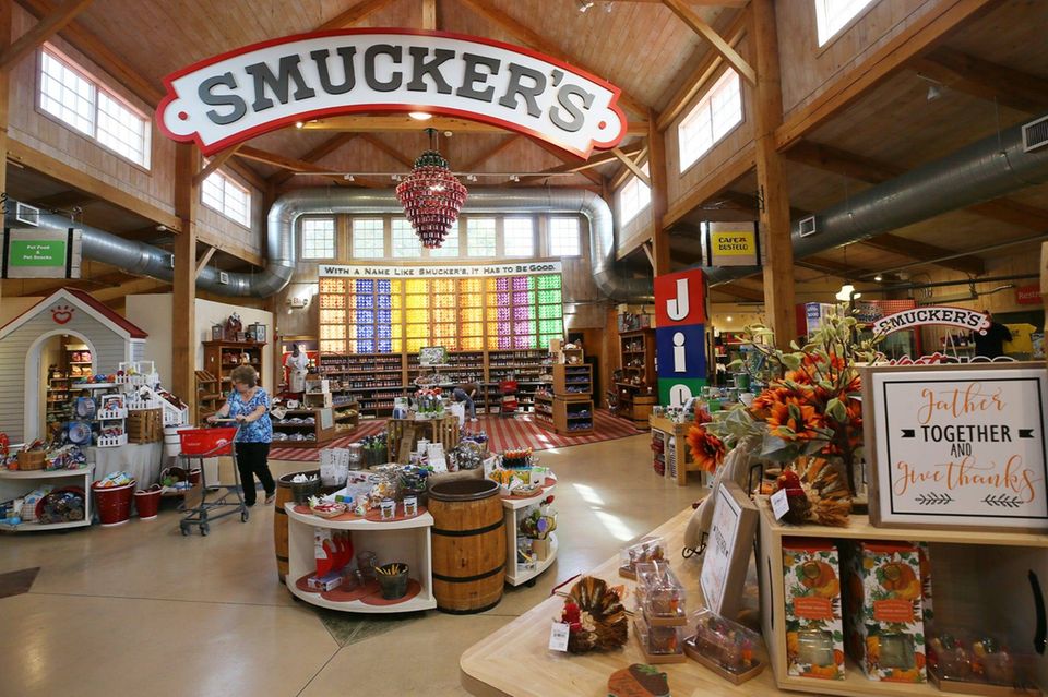 Die Aktie des US-Lebensmittelproduzenten J.M. Smucker hat stark gelitten, nachdem das Unternehmen im Herbst vergangenen Jahres den tief verschuldeten und nicht profitablen Twinkies-Hersteller Hostess Brands übernommen hatte. Doch der Zukauf hat sich gelohnt. Im zurückliegenden Quartal hat sich der Gewinn mehr als verdoppelt. Die Bewertung des Kaffeelieferanten von Dunkinʼ Donuts ist weiterhin attraktiv.     