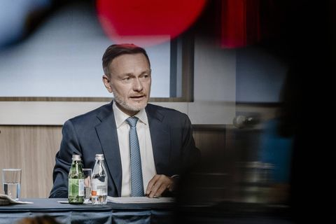 Grundsatzpapier: Christian Lindner Fordert Die Koalition Heraus ...