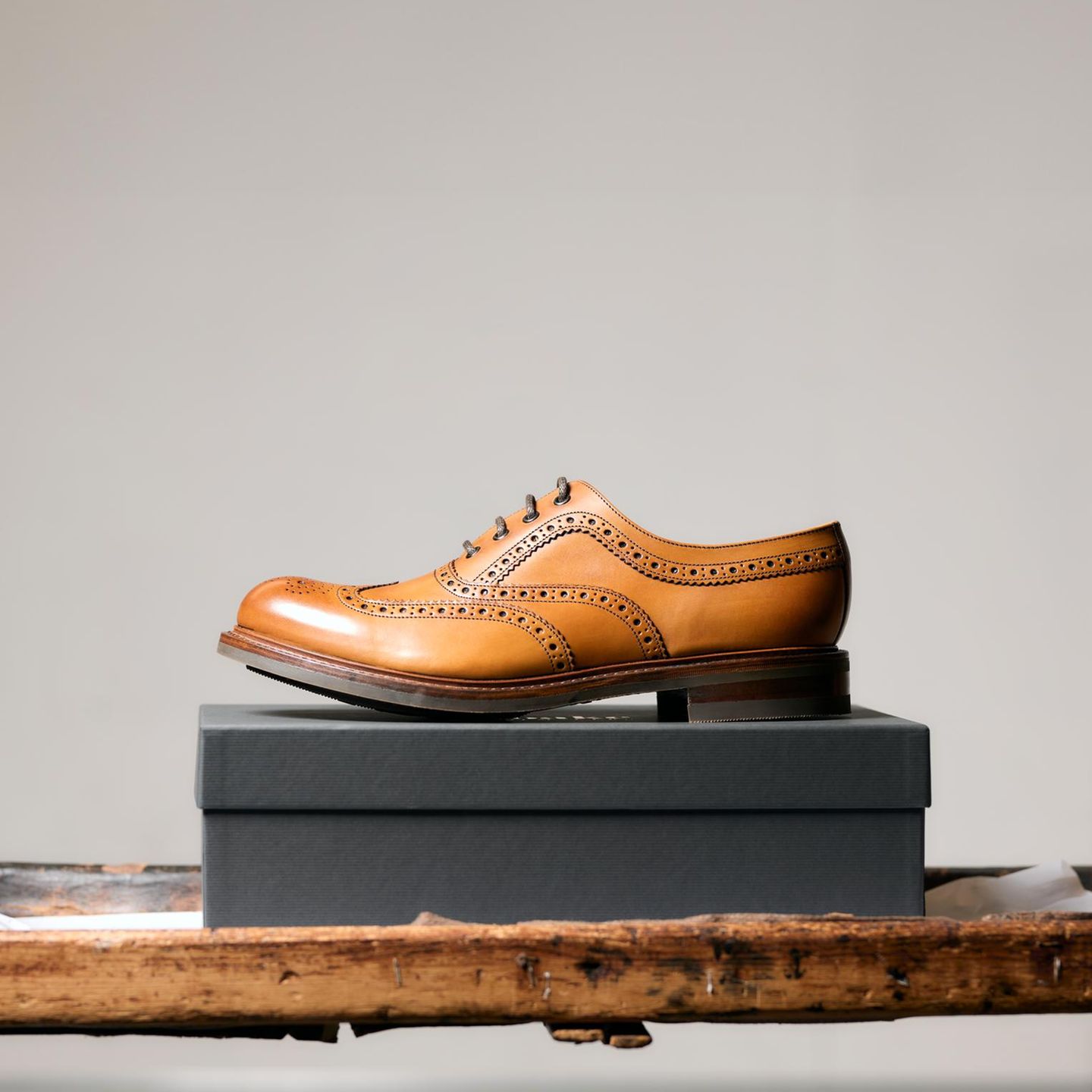 Ein fertiger Schuh aus der britischen Region Northamptonshire