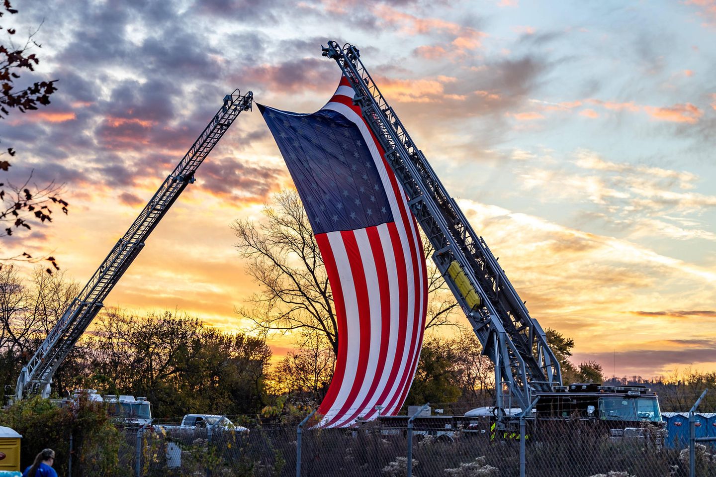 Eine US-Flagge in Hookstown, Pennsylvania, wo Kamala Harris die letzten Stunden ihres Wahlkampfes verbrachte