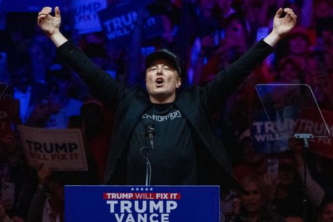 Tesla CEO Elon Musk Ende Oktober bei einer Trump-Wahlkampfveranstaltung