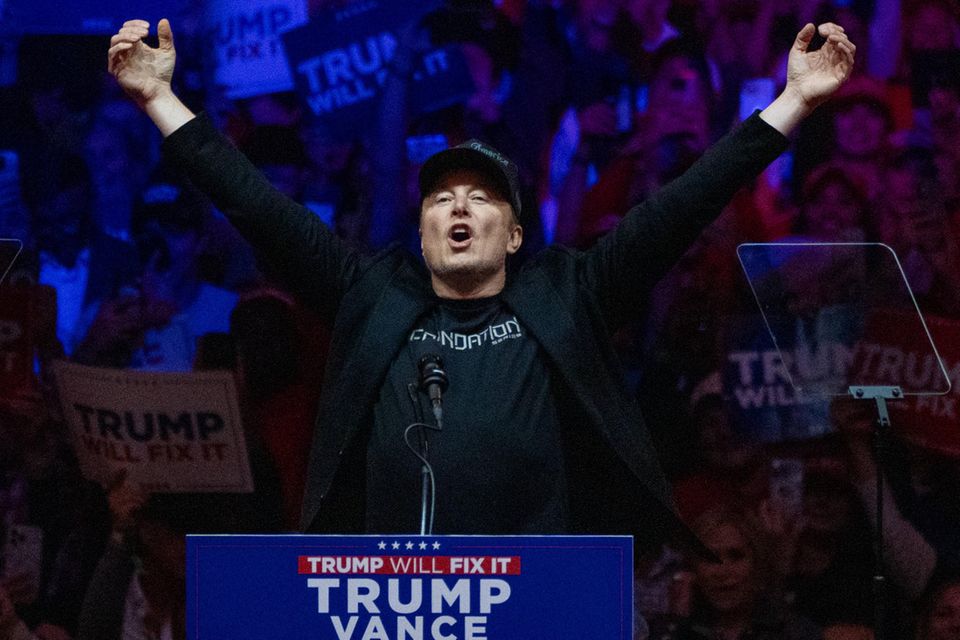 Tesla CEO Elon Musk Ende Oktober bei einer Trump-Wahlkampfveranstaltung