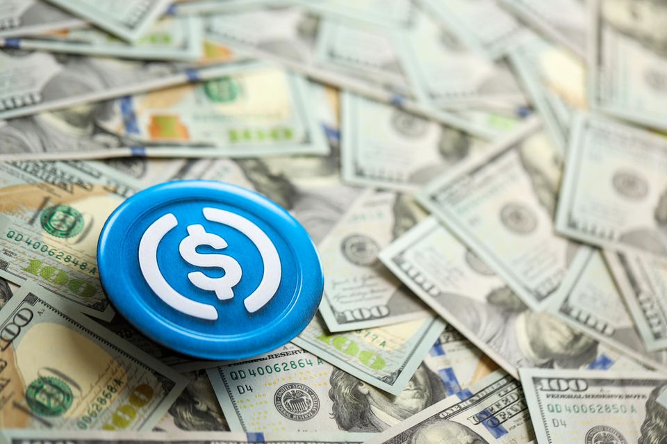 Der Stablecoin, dessen Preis an den US-Dollar gekoppelt ist, lag den Angaben zufolge zum Stichtag 11. November 2024  bei einer Marktkapitalisierung von 34,5 Mrd. Euro. 