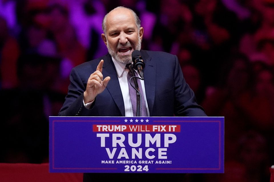 Howard Lutnick bei einem Wahlkampfauftritt für Trump