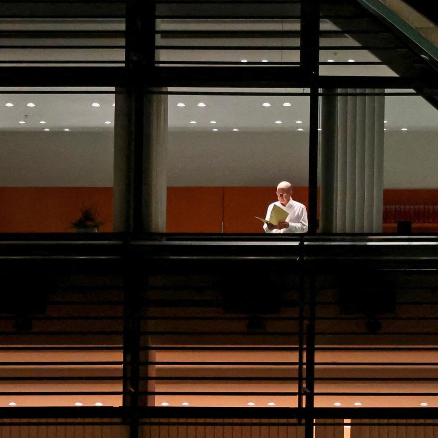 Olaf Scholz in den Nächten vor dem Koalitionsbruch in seinem Büro im Kanzleramt