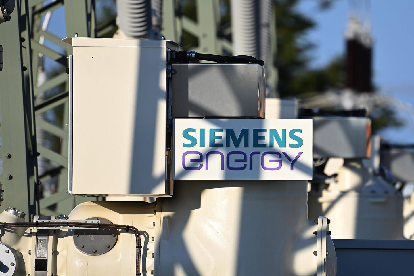 Siemens Energy Aktie: Chancen, Risiken und Experteneinschätzungen Siemens Energy Aktie im Vergleich mit der Konkurrenz