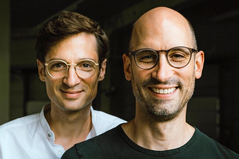 Die Brüder Daniel und Sebastian Schall (v. l.) haben Black Semiconductor gegründet