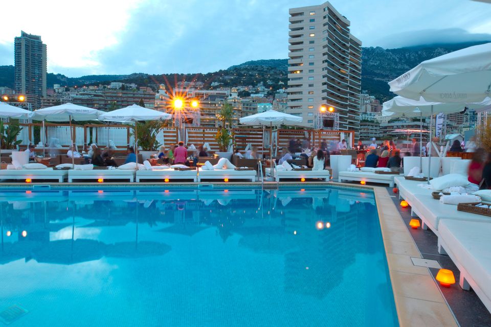 Ein Fest im Stadtteil Monte-Carlo von Monaco