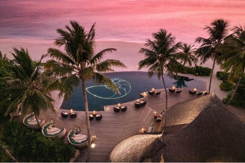Lila, Pink, Glutrot – die Sonnenuntergänge auf den Malediven sind so einzigartig wie das Servicekonzept im The Nautilus